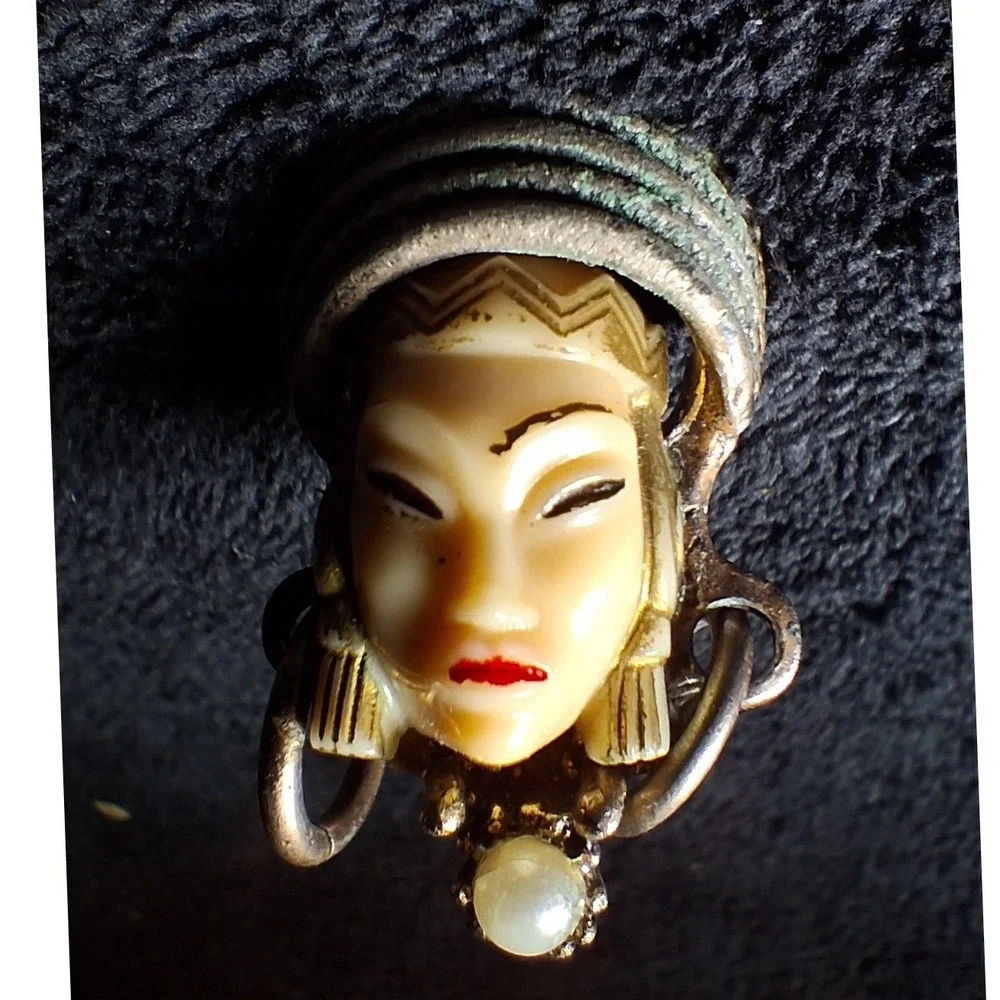 Vintage Asian Woman Face Cufflink Carved Celluloid Resin Faux Pearl Single Piece